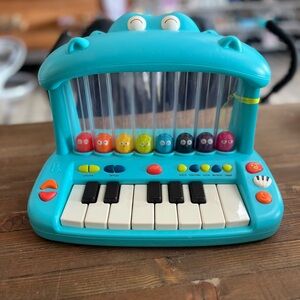 B Toys Hippo Pop Musical Toy Keyboard Piano Kid Songs Sounds Lights New Battery
